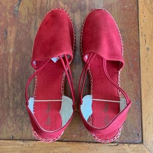 Toni Pons closed toe Soft Suede Espadrille